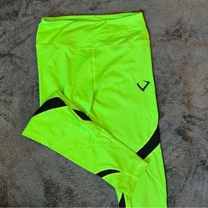 Violate The Dress Code Vibrant Green Leggings Size L